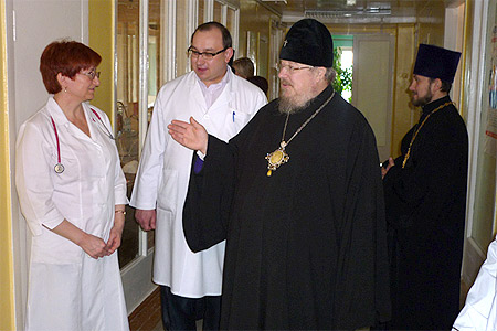 Архиепископ Пантелеимон посетил Детскую областную больницу Архиепископ Пантелеимон посетил Детскую областную больницу