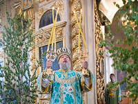 В день Святой Троицы архиепископ Антоний совершил литургию в Ахтырском кафедральном соборе Орла. 23 июня 2013 г.