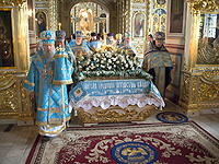 Митрополит Орловский и Болховский Антоний совершил утреню с чином Погребения Пресвятой Богородицы в Ахтырском кафедральном соборе Орла. 29 августва 2014 г.