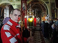 Митрополит Орловский и Болховский Антоний совершил богослужения Великой Пятницы и Великой Субботы в Ахтырском кафедральном соборе Орла. 29-30 апреля 2016 г.