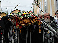 Митрополит Орловский и Болховский Антоний совершил богослужения Великой Пятницы и Великой Субботы в Ахтырском кафедральном соборе Орла. 29-30 апреля 2016 г.