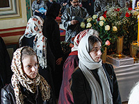 Митрополит Орловский и Болховский Антоний совершил богослужения Великой Пятницы и Великой Субботы в Ахтырском кафедральном соборе Орла. 29-30 апреля 2016 г.