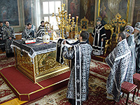 Митрополит Орловский и Болховский Антоний совершил богослужения Великой Пятницы и Великой Субботы в Ахтырском кафедральном соборе Орла. 29-30 апреля 2016 г.