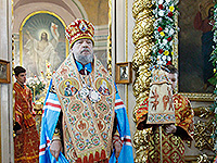 В праздник Воскресения Христова митрополит Антоний Орловский и Болховский Антоний совершил Пасхальную великую вечерню в Ахтырском соборе Орла. 1 мая 2016 г.