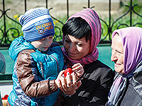 день памяти своих небесных покровителей, Виленских мучеников Антония, Иоанна и Евстафия, митрополит Орловский и Болховский Антоний возглавил литургию в Ахтырском соборе Орла. 2 мая 2016 г.