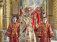 день памяти своих небесных покровителей, Виленских мучеников Антония, Иоанна и Евстафия, митрополит Орловский и Болховский Антоний возглавил литургию в Ахтырском соборе Орла. 2 мая 2016 г.