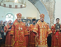 В День Святого Духа митрополит Орловский и Болховский Антоний в сослужении епископа Ливенского и Малоархангельского Нектария совершил Божественную литургию в Свято-Духовом мужском монастыре с. Задушное Новосильского района. 20 июня 2016 г.