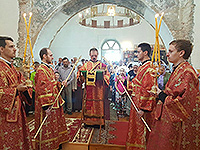 В День Святого Духа митрополит Орловский и Болховский Антоний в сослужении епископа Ливенского и Малоархангельского Нектария совершил Божественную литургию в Свято-Духовом мужском монастыре с. Задушное Новосильского района. 20 июня 2016 г.