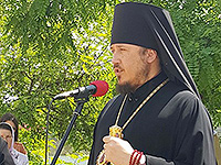 В День Святого Духа митрополит Орловский и Болховский Антоний в сослужении епископа Ливенского и Малоархангельского Нектария совершил Божественную литургию в Свято-Духовом мужском монастыре с. Задушное Новосильского района. 20 июня 2016 г.