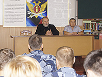 Священник-помощник руководителя регионального УФСИН посетил исправительные учреждения