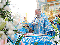 В праздник Успения Пресвятой Богородицы митрополит Орловский и Болховский Антоний возглавил Божественную литургию в Успенском (Михаило-Архангельском) храме г. Орла. 28 августа 2016 г.