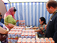 В Орловской митрополии проходит акция по раздаче благотворительной продуктовой помощи нуждающимся категориям населения. 11-12 июля 2017 г.