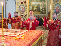 В праздник Собора Архистратига Михаила и прочих Небесных Сил бесплотных митрополит Орловский и Болховский Антоний совершил литургию в Успенском (Михаило-Архангельском) храме Орла. 21 ноября 2017 г.
