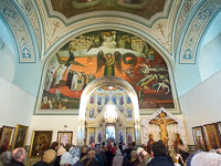 В праздник Собора Архистратига Михаила и прочих Небесных Сил бесплотных митрополит Орловский и Болховский Антоний совершил литургию в Успенском (Михаило-Архангельском) храме Орла. 21 ноября 2017 г.