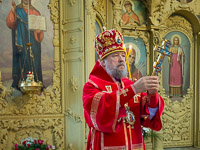 В праздник Собора Архистратига Михаила и прочих Небесных Сил бесплотных митрополит Орловский и Болховский Антоний совершил литургию в Успенском (Михаило-Архангельском) храме Орла. 21 ноября 2017 г.