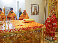 В праздник Собора Архистратига Михаила и прочих Небесных Сил бесплотных митрополит Орловский и Болховский Антоний совершил литургию в Успенском (Михаило-Архангельском) храме Орла. 21 ноября 2017 г.