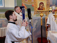 В Рождественский сочельник митрополит Орловский и Болховский Антоний совершил Божественную литургию святителя Иоанна Златоуста и великую вечерню в храме Смоленской иконы Божией Матери в Орле. 8 января 2018 г.