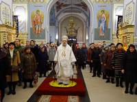В Рождественский сочельник митрополит Орловский и Болховский Антоний совершил Божественную литургию святителя Иоанна Златоуста и великую вечерню в храме Смоленской иконы Божией Матери в Орле. 8 января 2018 г.