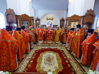 Во вторник Светлой Седмицы митрополит Орловский и Болховский Антоний в сослужении епископа Ливенского и Малоархангельского Нектария и епископа Мценского Алексия совершил литургию в Иверском храме Орла в честь его престольного праздника. 10 апреля 2018 г.