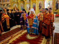 В день праздника Светлого Христова Воскресения митрополит Орловский и Болховский Антоний в сослужении епископа Мценского Алексия совершил Пасхальную великую вечерню в Успенском (Михаило-Архангельском) соборе Орла. 8 апреля 2018 г.