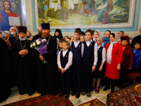 В день праздника Светлого Христова Воскресения митрополит Орловский и Болховский Антоний в сослужении епископа Мценского Алексия совершил Пасхальную великую вечерню в Успенском (Михаило-Архангельском) соборе Орла. 8 апреля 2018 г.