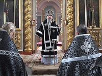 В пятницу первой седмицы Великого поста архиепископ Антоний совершил в Ахтырском соборе Литургию Преждеосвященных Даров. 2 марта 2012 г.