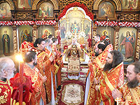 Во вторник Светлой Седмицы архиепископ Антоний совершил Божественную литургию в храме Иверской иконы Божией Матери. 17 апреля 2012 г.