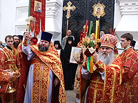 Во вторник Светлой Седмицы архиепископ Антоний совершил Божественную литургию в храме Иверской иконы Божией Матери. 17 апреля 2012 г.