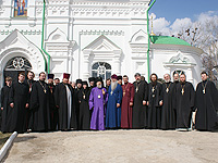 Во вторник Светлой Седмицы архиепископ Антоний совершил Божественную литургию в храме Иверской иконы Божией Матери. 17 апреля 2012 г.