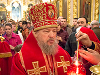 В праздник Светлого Христова Воскресения архиепископ Орловский и Ливенский Антоний совершил пасхальное богослужение в Ахтырском кафедральном соборе. К окончанию литургии в Ахтырский собор был доставлен Благодатный огонь. 20 апреля 2014 г.