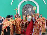 В день памяти блаженой Матроны Московской архиепископ Орловский и Ливенский Антоний совершил литургию в храме святой блаженой Матроны Московской в Северном районе. 2 мая 2014 г.