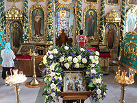 В праздник перенесения мощей святителя и чудотворца Николая из Мир Ликийских в Бар архиепископ Орловский и Ливенский Антоний совершил литургию в Николо-Песковском храме Орла. 22 мая 2014 г.