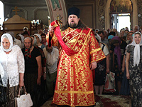 В праздник перенесения мощей святителя и чудотворца Николая из Мир Ликийских в Бар архиепископ Орловский и Ливенский Антоний совершил литургию в Николо-Песковском храме Орла. 22 мая 2014 г.