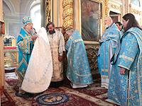 В день 275-летия со дня явления Ахтырской иконы Божией Матери архиепископ Орловский и Ливенский Антоний совершил Божественную литургию в Ахтырском кафедральном соборе Орла. 15 июля 2014 г.