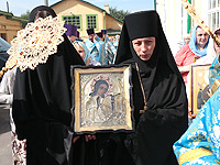 В день 275-летия со дня явления Ахтырской иконы Божией Матери архиепископ Орловский и Ливенский Антоний совершил Божественную литургию в Ахтырском кафедральном соборе Орла. 15 июля 2014 г.