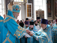 В день 275-летия со дня явления Ахтырской иконы Божией Матери архиепископ Орловский и Ливенский Антоний совершил Божественную литургию в Ахтырском кафедральном соборе Орла. 15 июля 2014 г.