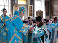 В день 275-летия со дня явления Ахтырской иконы Божией Матери архиепископ Орловский и Ливенский Антоний совершил Божественную литургию в Ахтырском кафедральном соборе Орла. 15 июля 2014 г.