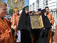 В день памяти пророка Божия Илии архиепископ Орловский и Болховский Антоний совершил литургию в Ильинском (Николо-Песковском) храме г. Орла. 2 августа 2014 г.