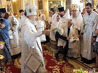 В праздник Преображения Господня архиепископ Орловский и Болховский Антоний совершил литургию в Ахтырском кафедральном соборе Орла. 19 августа 2014 г.