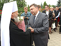 Митрополит Орловский и Болховский Антоний принял участие в торжественной линейке Орловского государственного аграрного университета, посвященной Дню знаний. 1 сентября 2014 г.