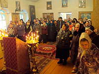 В день памяти  Святителя Николая Мирликийского митрополит Орловский и Болховский Антоний совершил литургию в Никольском храме с. Сосково. 19 декабря 2014 г.