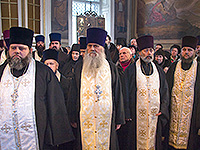 Вечером 6 января митрополит Орловский и Болховский Антоний возглавил служение всенощного бдения в Богоявленском соборе Орла. В ночь на 7 января, в праздник Рождества Христова, архипастырь совершил в Ахтырском кафедральном соборе Божественную литургию. Вечером 7 января митрополит Антоний совершил великую вечерню в Ахтырском кафедральном соборе г. Орла. 6-7 января 2015 г.