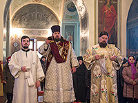 Вечером 6 января митрополит Орловский и Болховский Антоний возглавил служение всенощного бдения в Богоявленском соборе Орла. В ночь на 7 января, в праздник Рождества Христова, архипастырь совершил в Ахтырском кафедральном соборе Божественную литургию. Вечером 7 января митрополит Антоний совершил великую вечерню в Ахтырском кафедральном соборе г. Орла. 6-7 января 2015 г.