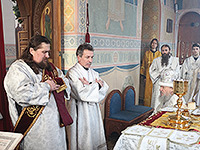 В праздник Обрезания Господня и святителя Василия Великого  митрополит Орловский и Болховский Антоний совершил литургию в Казанском храме Свято-Успенского мужского монастыря г. Орла. 14 января 2015 г.