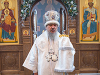 В праздник Обрезания Господня и святителя Василия Великого  митрополит Орловский и Болховский Антоний совершил литургию в Казанском храме Свято-Успенского мужского монастыря г. Орла. 14 января 2015 г.
