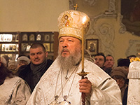 Вечером 6 января митрополит Орловский и Болховский Антоний возглавил служение всенощного бдения в Богоявленском соборе Орла. В ночь на 7 января, в праздник Рождества Христова, архипастырь совершил в Ахтырском кафедральном соборе Божественную литургию. Вечером 7 января митрополит Антоний совершил великую вечерню в Ахтырском кафедральном соборе г. Орла. 6-7 января 2015 г.
