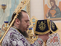В праздник обретения мощей блж. Матроны Московской митрополит Орловский и Болховский Антоний и епископ Ливенский и Малоархангельский Нектарий совершили литургию в храме святой блаженной Матроны Московской г. Орла. 7 марта 2015 г.