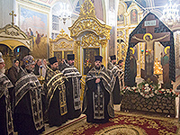 В Неделю 2-ю Великого поста митрополит Орловский и Болховский Антоний совершил вечернее богослужение с чином Пассии в Ахтырском кафедральном соборе г. Орла. 8 марта 2015 г.
