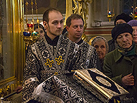 В Неделю 2-ю Великого поста митрополит Орловский и Болховский Антоний совершил вечернее богослужение с чином Пассии в Ахтырском кафедральном соборе г. Орла. 8 марта 2015 г.