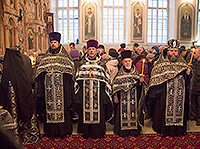 В Неделю 4-ю Великого поста митрополит Орловский и Болховский Антоний совершил вечернее богослужение с чином Пассии в Михаило-Архангельском (Успенском) храме г. Орла. 22 марта 2015 г.
